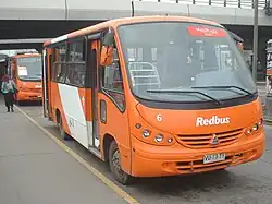 Minibus reacondicionado en servicios Zona C.