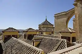 Cubierta del edificio en el área de la ampliación de Almanzor