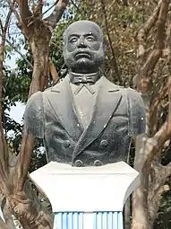 Busto en la Plaza Grau de Casma.