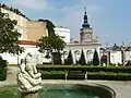 Vista de la torre desde el jardín del castillo