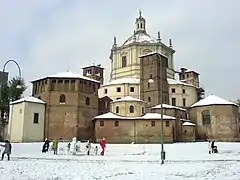 El conjunto nevado desde el parque de las Basílicas