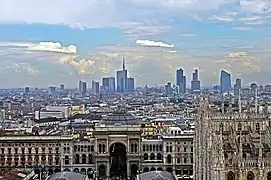 Skyline milanés desde el distrito de Porta Nuova (Italia)