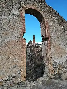 Ruinas de las instalaciones de la mina Patrocinio.