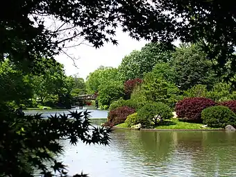 Vista del jardín japonés.