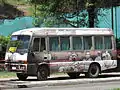 Bus con diseños del Universidad del Mar (Chile)