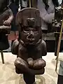 Esculturas de madera moche descubiertas en las islas Macabi en el siglo XIX ahora en el Museo Británico de Londres (200-600 d.C.)