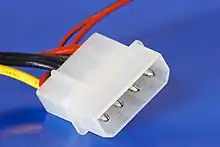 Conector Molex macho.