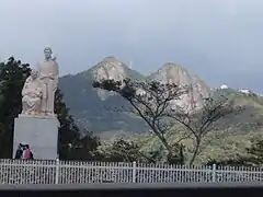 El Monumento al Jíbaro Puertorriqueño y las Tetas de Cayey