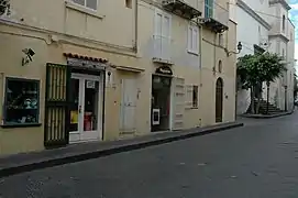 Ischia Ponte, estación de autobuses, escena en la que Ripley y Marge esperan el autobús