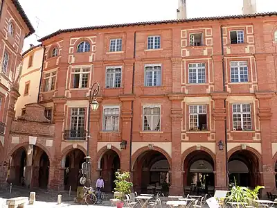 Plaza nacional de Montauban.