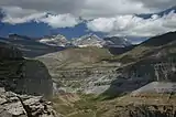 Macizo de Monte Perdido en el centro.