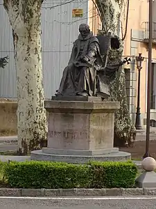 Monumento a Joan Pere Fontanella, Olot.