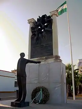 Monumento en honor a Blas Infante levantado en el lugar de su asesinato