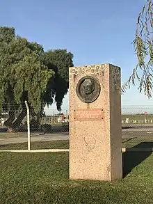 Monumento a Ángel Adami