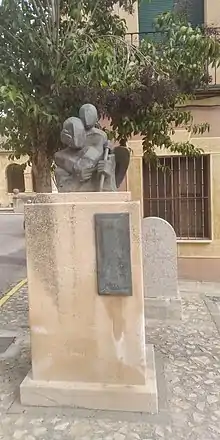 Monumento a los mayores de Muñoveros