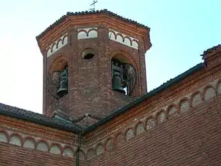 La torre elevada sobre el crucero