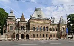 Casa del comerciante Igoumnov (1888-1895) (actualmente residencia del embajador francés en Moscú)