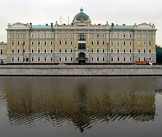 Estilo ecléctico: Moscú, Muelle de Santa Sofía nº 26, sede de la Rosneft.