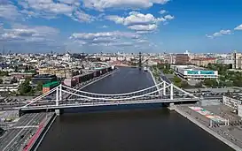 El puente Krymski en el parque Gorki, Moscú.