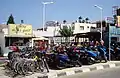 Una tienda de alquiler de motos.