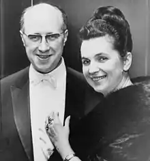 Mstislav Rostropovich con su mujer Galina Vishnevskaya en 1965