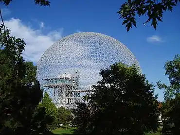 La cúpula geodésica de la Biosphère de Montreal, de Richard Buckminster Fuller (1967).