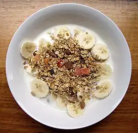 Muesli (cereales, frutas y frutos secos).