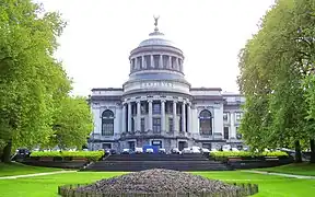 La cúpula del museo de arte en la parte suroeste