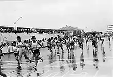 Salida del Maratón de la Ciudad de México en el Autódromo Hermanos Rodríguez.