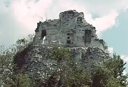 Templo en la parte superior de la pirámide en Muyil.