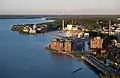 Vista de Tampere a orillas del lago Näsijärvi desde la torre Näsinneula