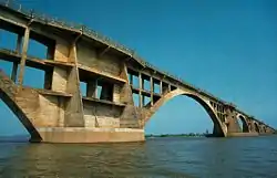 Puente Eurico Gaspar Dutra sobre el río Paraguay en el distrito de Porto Esperança, en Corumbá, Mato Grosso del Sur.