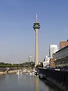 Torre del Rin (1981) en Düsseldorf, torre de comunicaciones con mirador