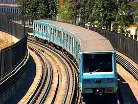 NS74 circulando hacia las cocheras en la Línea 2 del Metro de Santiago de Chile.