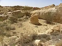 Restos de una cisterna Nabatea al norte de Makhtesh Ramon, al sur de Israel