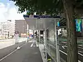 Parada de buses JR frente a la estación.