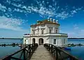 Casina vanvitelliana en el Lago Fusaro.