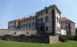 Castillo de Nelahozeves (1553-1614, luego reconstruido)