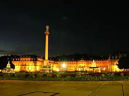 El Nuevo Palacio de noche