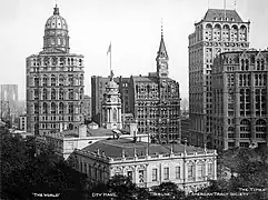 Newspaper Row, antes de 1903 (el Tribune Building original de 1875 en el centro)