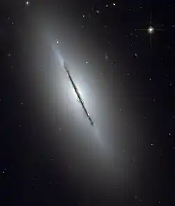 NGC 5866 (Galaxia Eje).