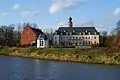 Castillo Nieuw Herlaer (Sint-Michielsgestel), finca y casa señorial con elementos del siglo XV.