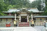 Karamon (puerta china), Haiden (sala de oración), y Honden (salón principal) de Toshogu.