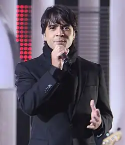 Luis Fonsi (2019, 2021-)