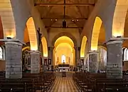 Interior de la iglesia Saint-Philbert