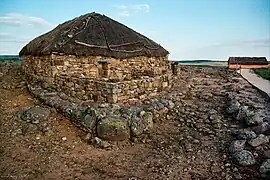 Reconstrucción arqueológica de una vivienda celtíbera en Numancia.