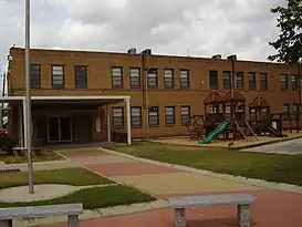 Edificio escolar de la Escuela Nuestra Señora de Guadalupe