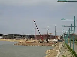 Obras en el frente fluvial