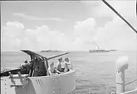 Barcos del convoy de ocupación en ruta a Singapur, agosto de 1945.