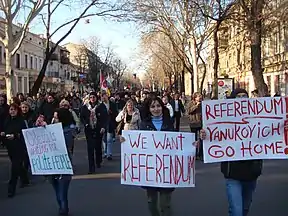 Manifestantes en contra la represión política y a favor de la federalización de Ucrania